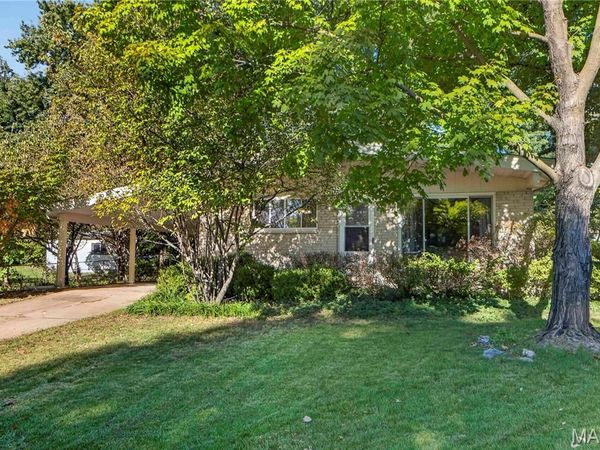 1365 Parakeet Lane, Florissant, MO 63031