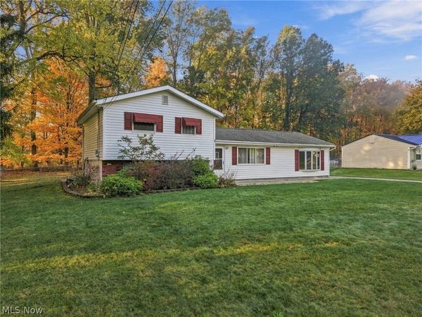 894 Sioux Lane , Macedonia, OH 44056