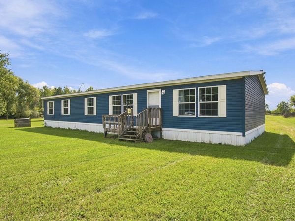 11390 E Pakes Road, Crystal, MI 48818