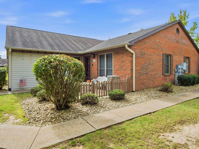 3554 Chesapeake Drive , Zanesville, OH 43701 Photo 2