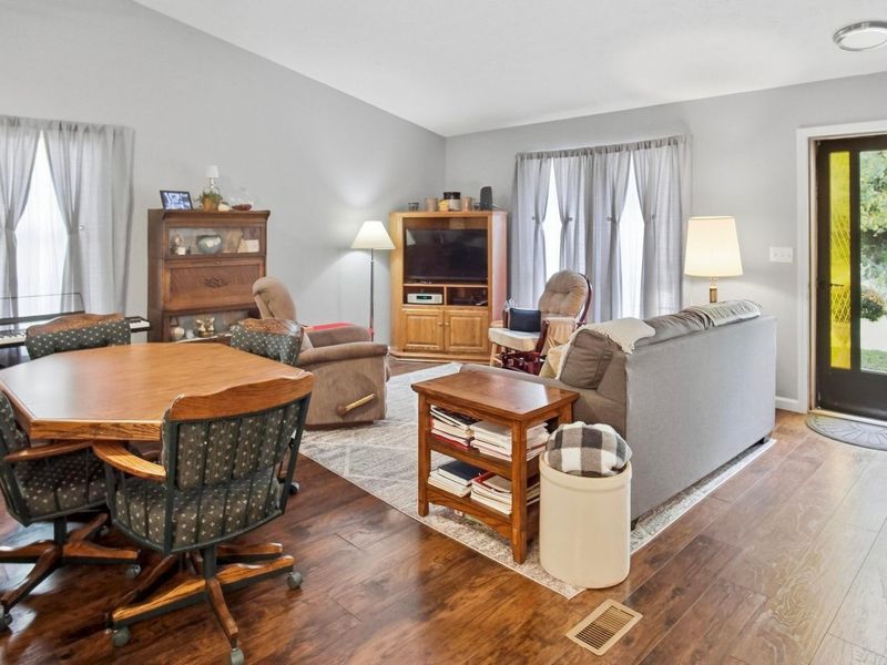 3554 Chesapeake Drive , Zanesville, OH 43701 Photo 7
