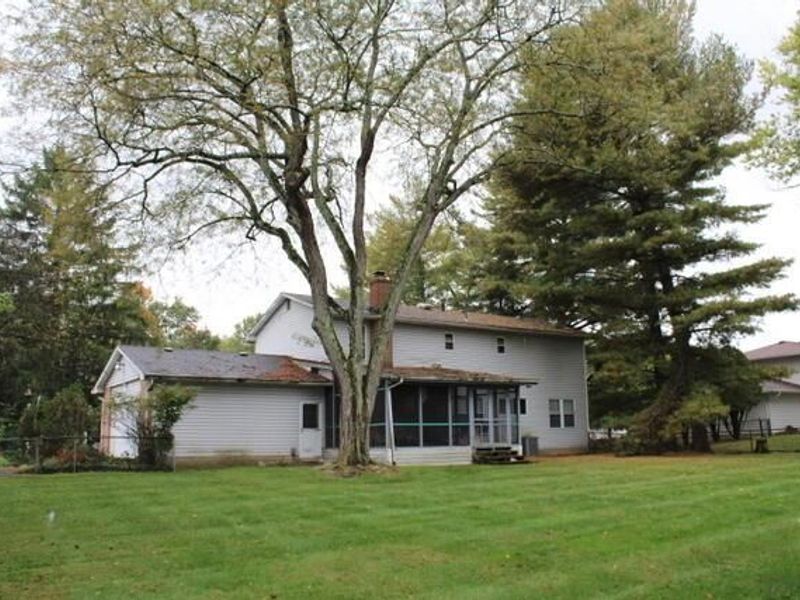 5584 Naiche Road , Columbus, OH 43213 Photo 3