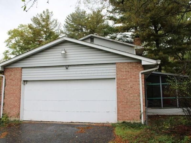 5584 Naiche Road , Columbus, OH 43213 Photo 4
