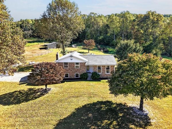9376 Spring Creek Rd, Cookeville, TN 38506