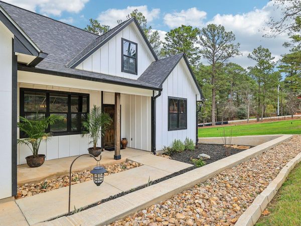 106 Kahuku CT , Bastrop, TX 78602