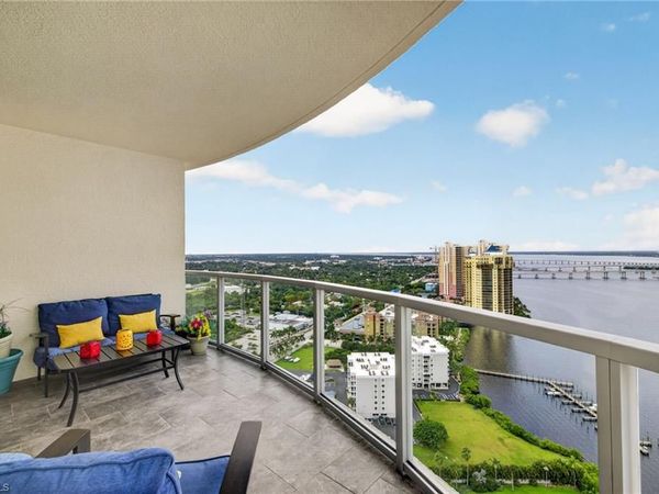3000 Oasis Grand BLVD , Unit 2807, FORT MYERS, FL 33916