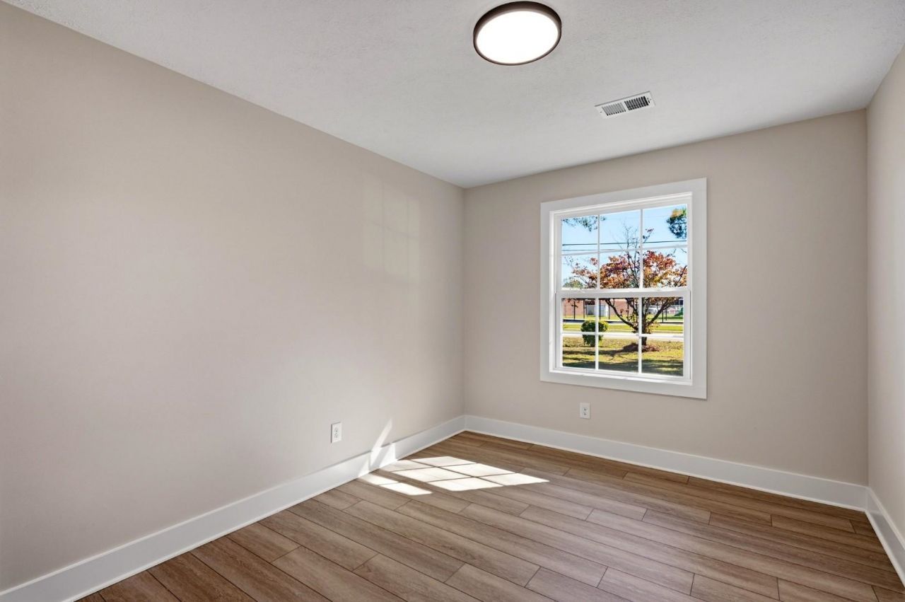 1804 Maple Ave.  Photo 17