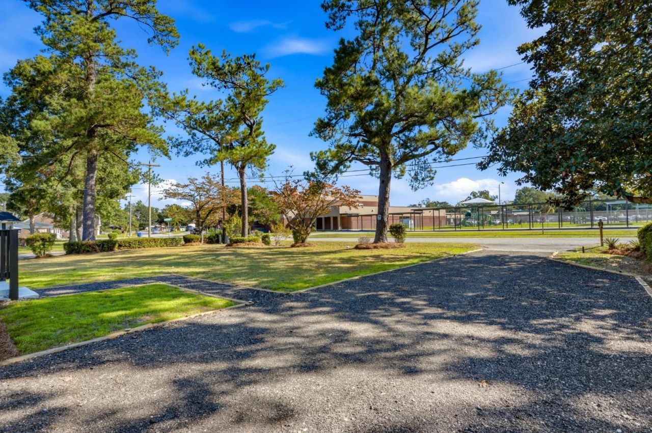 1804 Maple Ave.  Photo 29