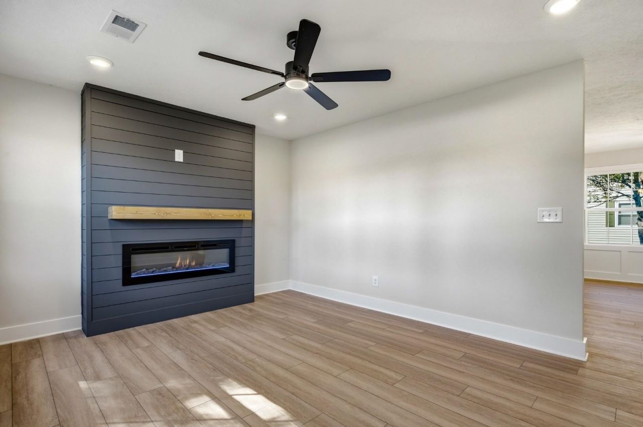1804 Maple Ave.  Photo 4