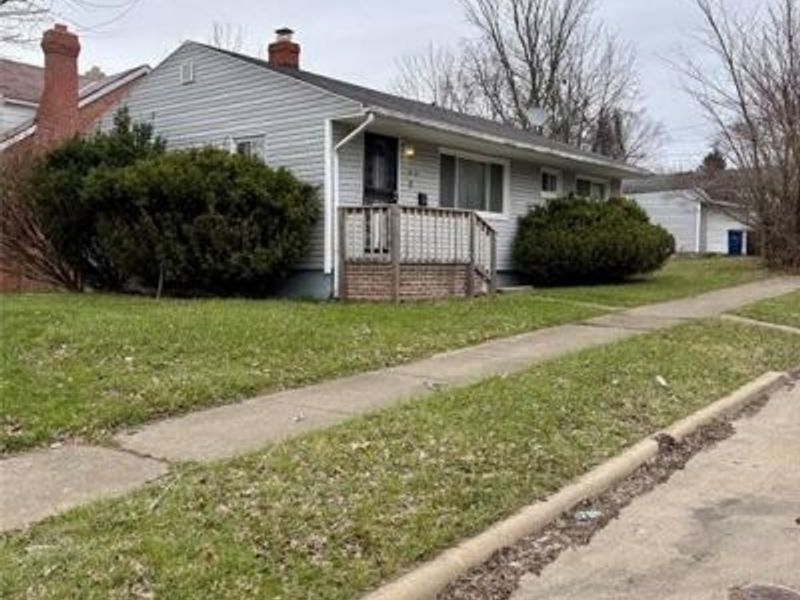 4609 Lee Road , Cleveland, OH 44128 Photo 3