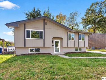7611 Teal Street, La Vista, NE 68128