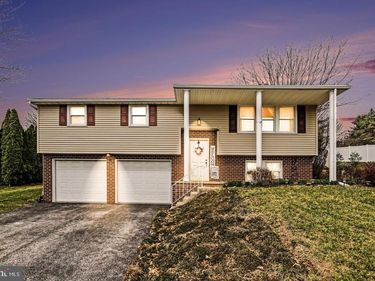 205 TEILA DRIVE , DALLASTOWN, PA 17313