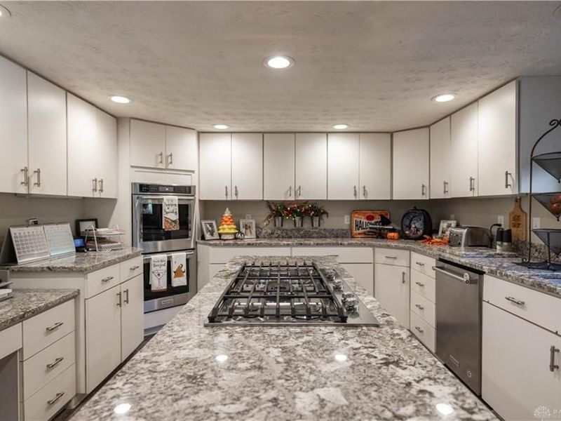 101 Roscommon, Springfield, OH 45503 Photo 18