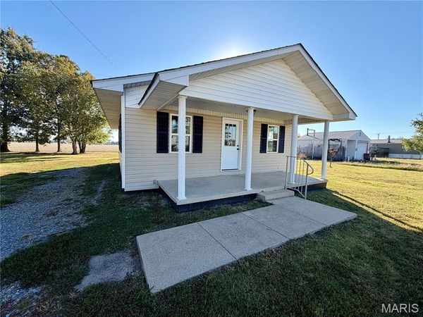 102 First Street , Qulin, MO 63961
