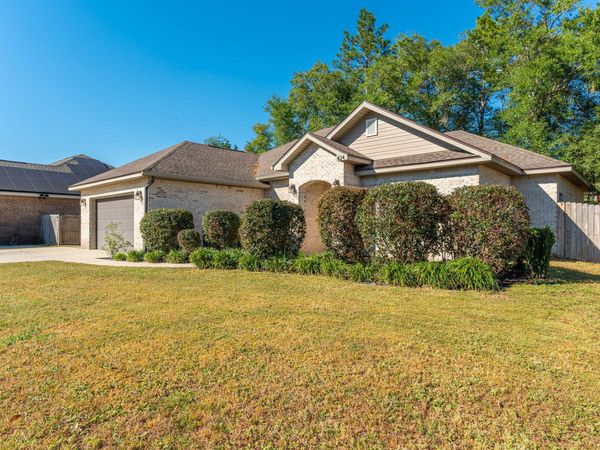 424 Shoal River Drive, Crestview, FL 32539