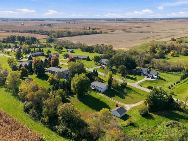 1611 High View Drive , Mt Vernon, IA 52314