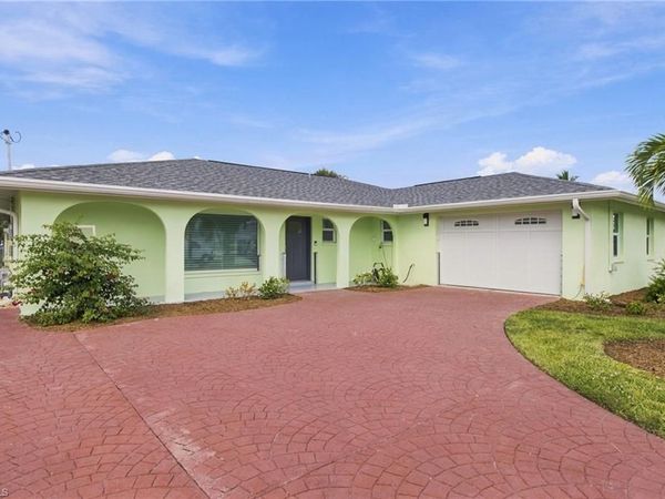 371 Washington CT, FORT MYERS BEACH, FL 33931