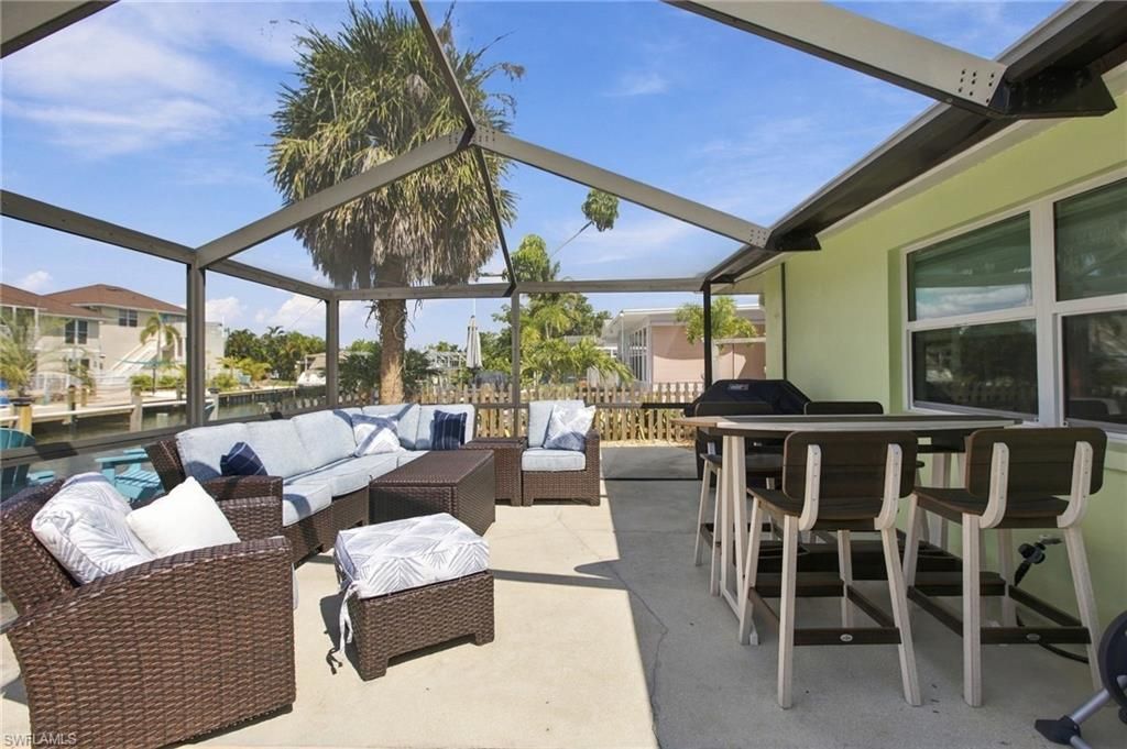 371 Washington Ct, Fort Myers Beach, FL 33931 Photo