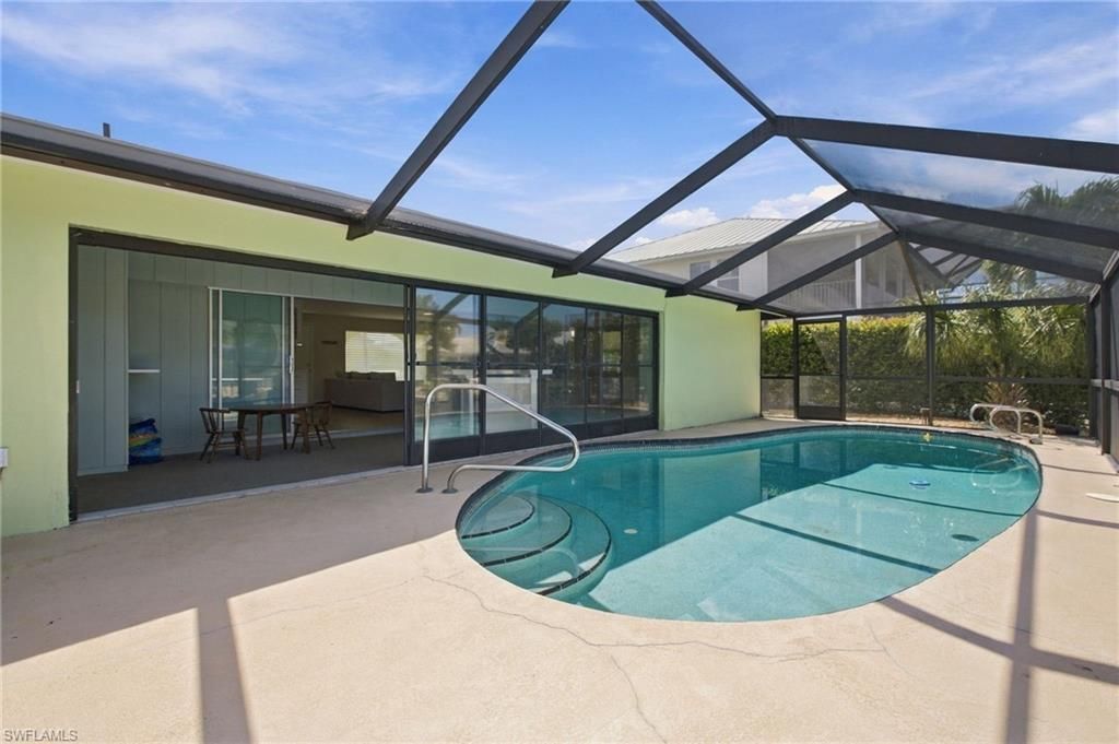 371 Washington Ct, Fort Myers Beach, FL 33931 Photo
