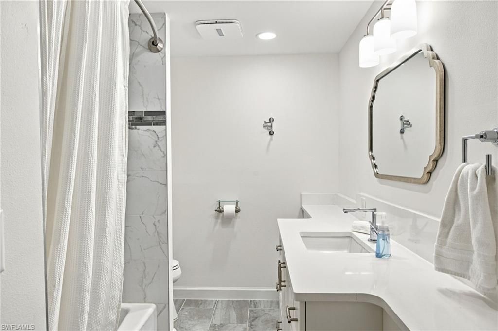 371 Washington Ct, Fort Myers Beach, FL 33931 Photo