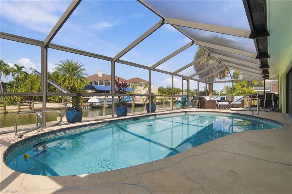 371 Washington Ct, Fort Myers Beach, FL 33931 Photo