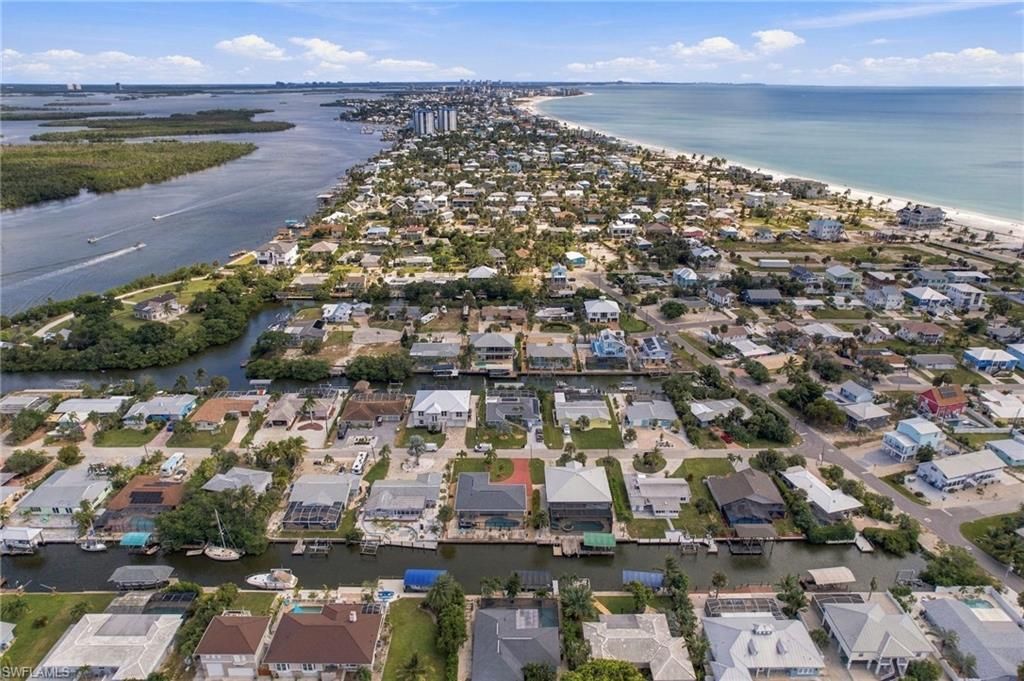 371 Washington Ct, Fort Myers Beach, FL 33931 Photo