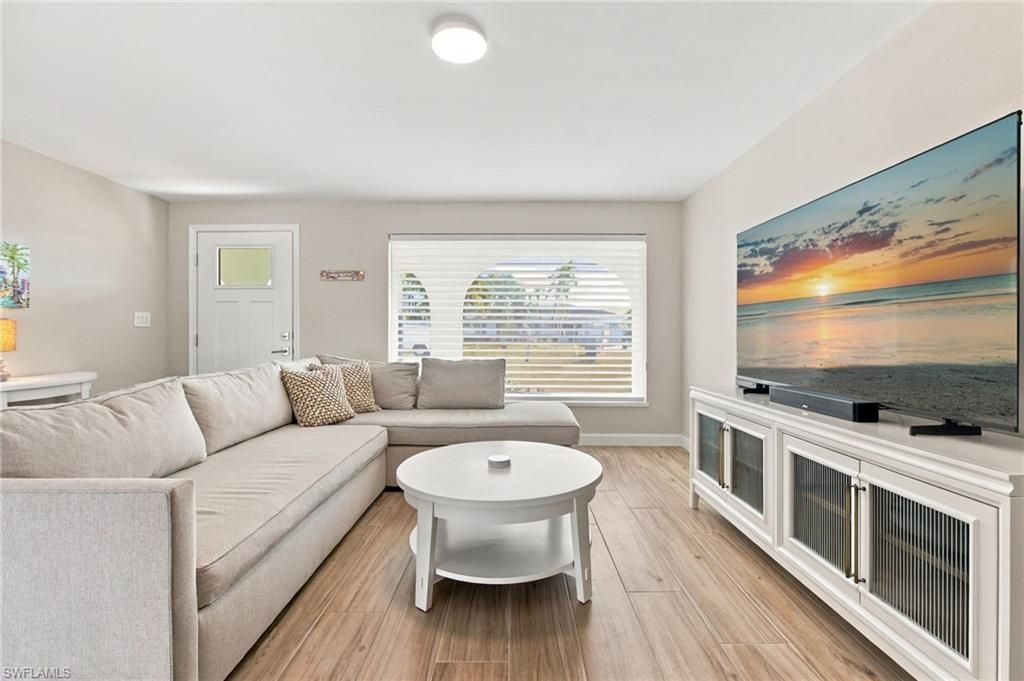 371 Washington Ct, Fort Myers Beach, FL 33931 Photo