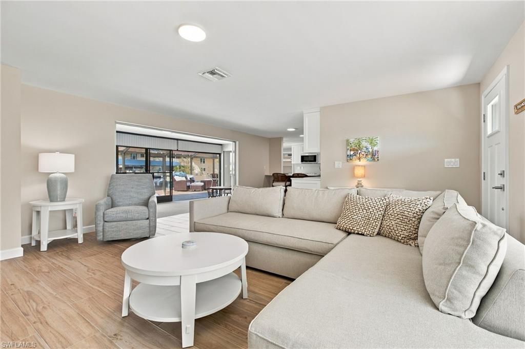 371 Washington Ct, Fort Myers Beach, FL 33931 Photo