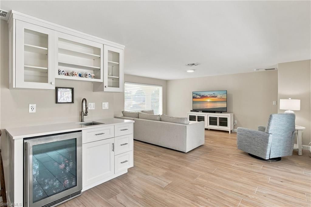 371 Washington Ct, Fort Myers Beach, FL 33931 Photo