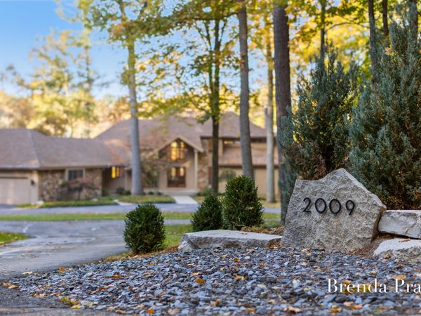 2009 Timber Trail Drive SE, Ada, MI 49301