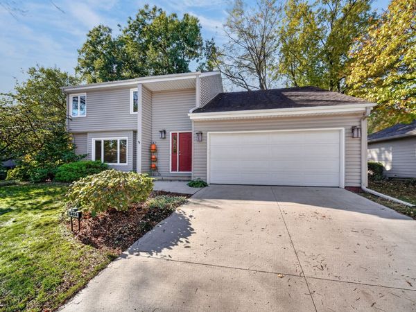 9404 Aurora Avenue, Urbandale, IA 50322