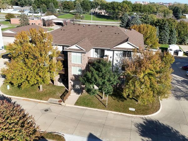 3633 Pheasant Lane, Unit 6, Waterloo, IA 50701