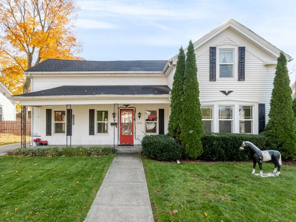415 S Walnut Street, Howell, MI 48843