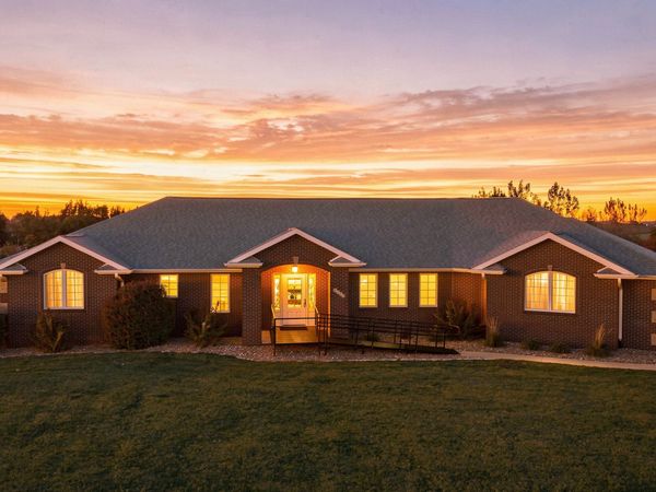 1177 164th Drive , Pella, IA 50219