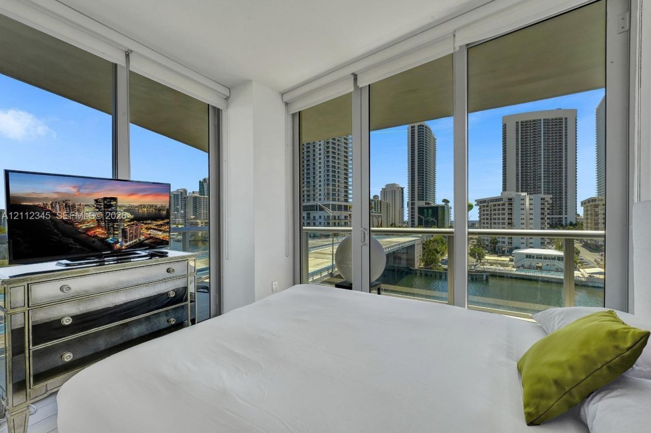 2600 E Hallandale Beach Blvd , Unit T702, Hallandale Beach, FL 33009 Photo