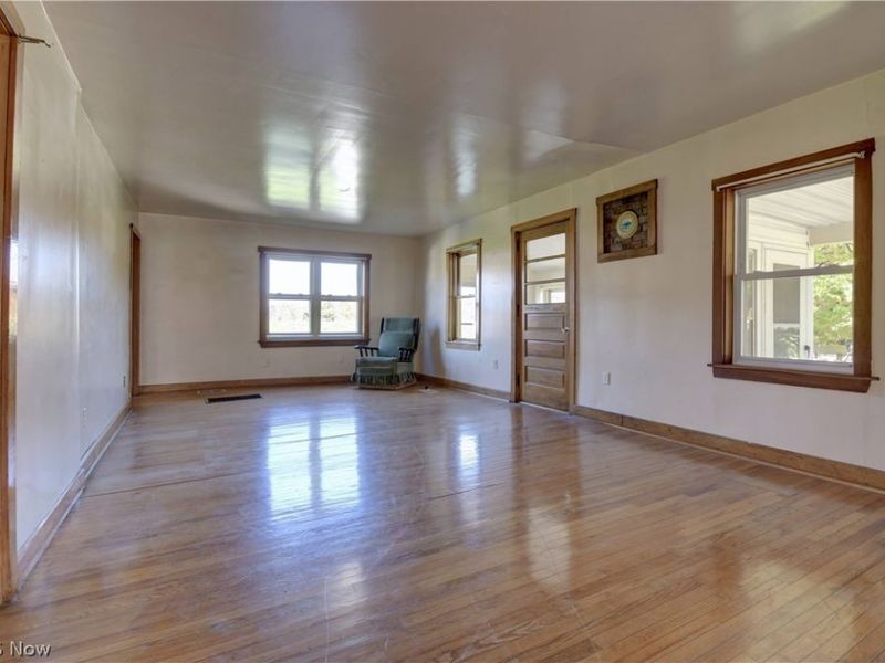 9291 N Girdle Rd , Middlefield, OH 44062 Photo 10
