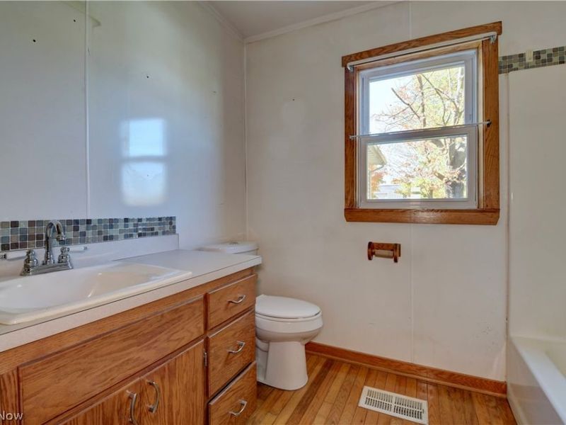 9291 N Girdle Rd , Middlefield, OH 44062 Photo 11