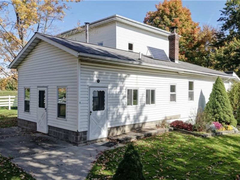 9291 N Girdle Rd , Middlefield, OH 44062 Photo 3