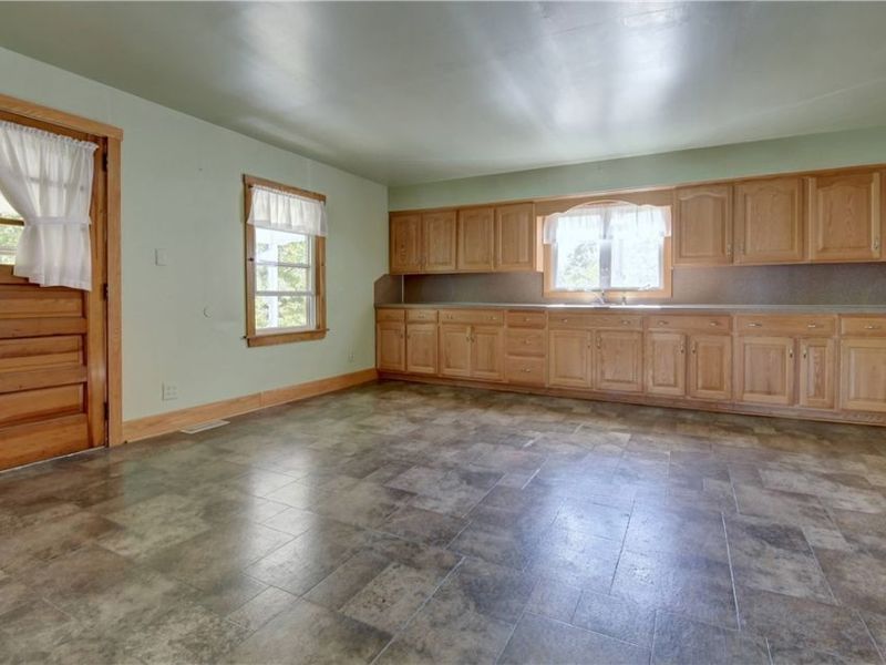9291 N Girdle Rd , Middlefield, OH 44062 Photo 9