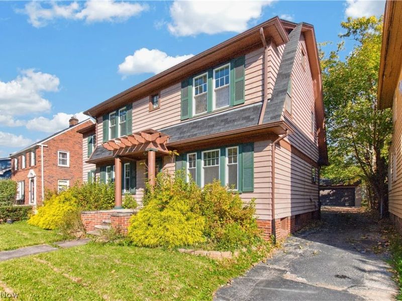 2561 S Taylor Road, Cleveland Heights, OH 44118 Photo 2