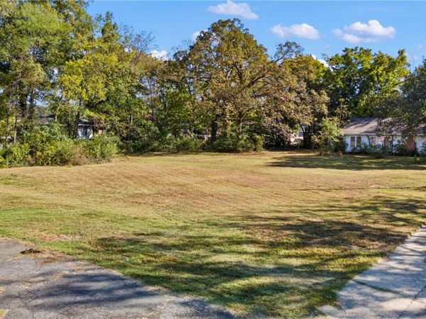 210 W J Street , Russellville, AR 72801