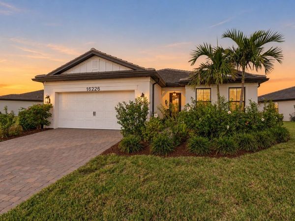16226 HIDDEN OAK LOOP , LAKEWOOD RANCH, FL 34211