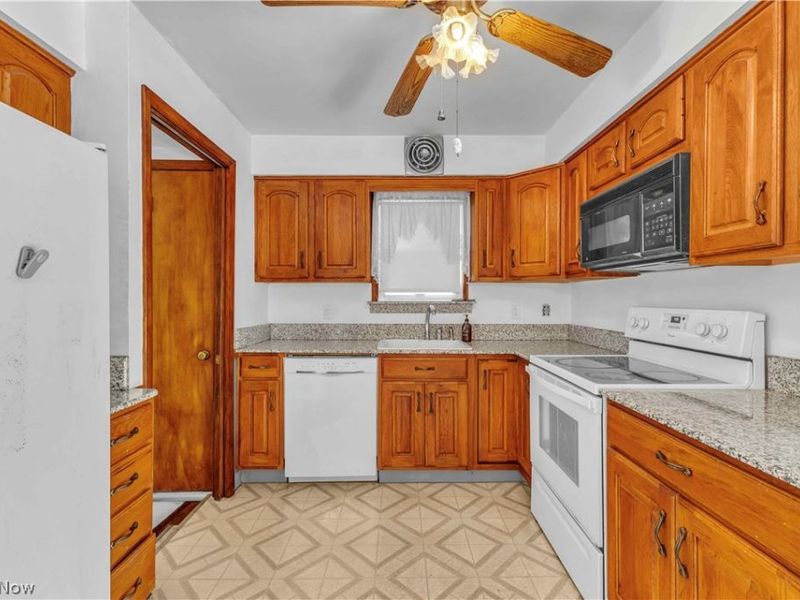 14700 James Avenue, Maple Heights, OH 44137 Photo 12