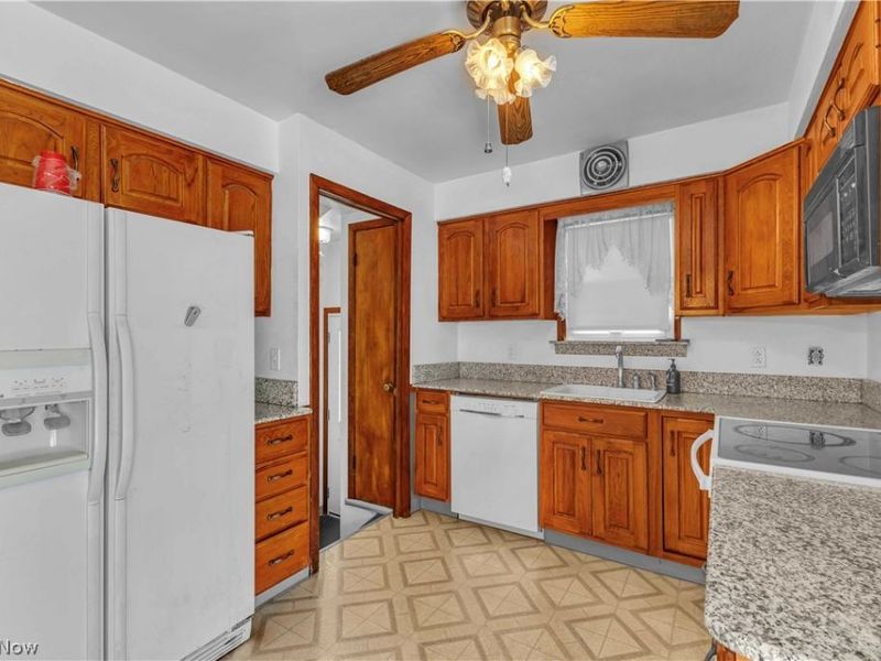 14700 James Avenue, Maple Heights, OH 44137 Photo 13