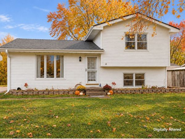 413 10th Avenue NW, Altoona, IA 50009