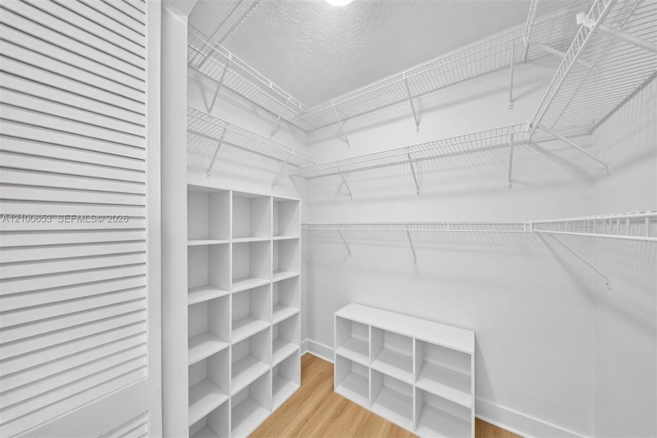 41 SE 5th St , Unit 2011, Miami, FL 33131 Photo