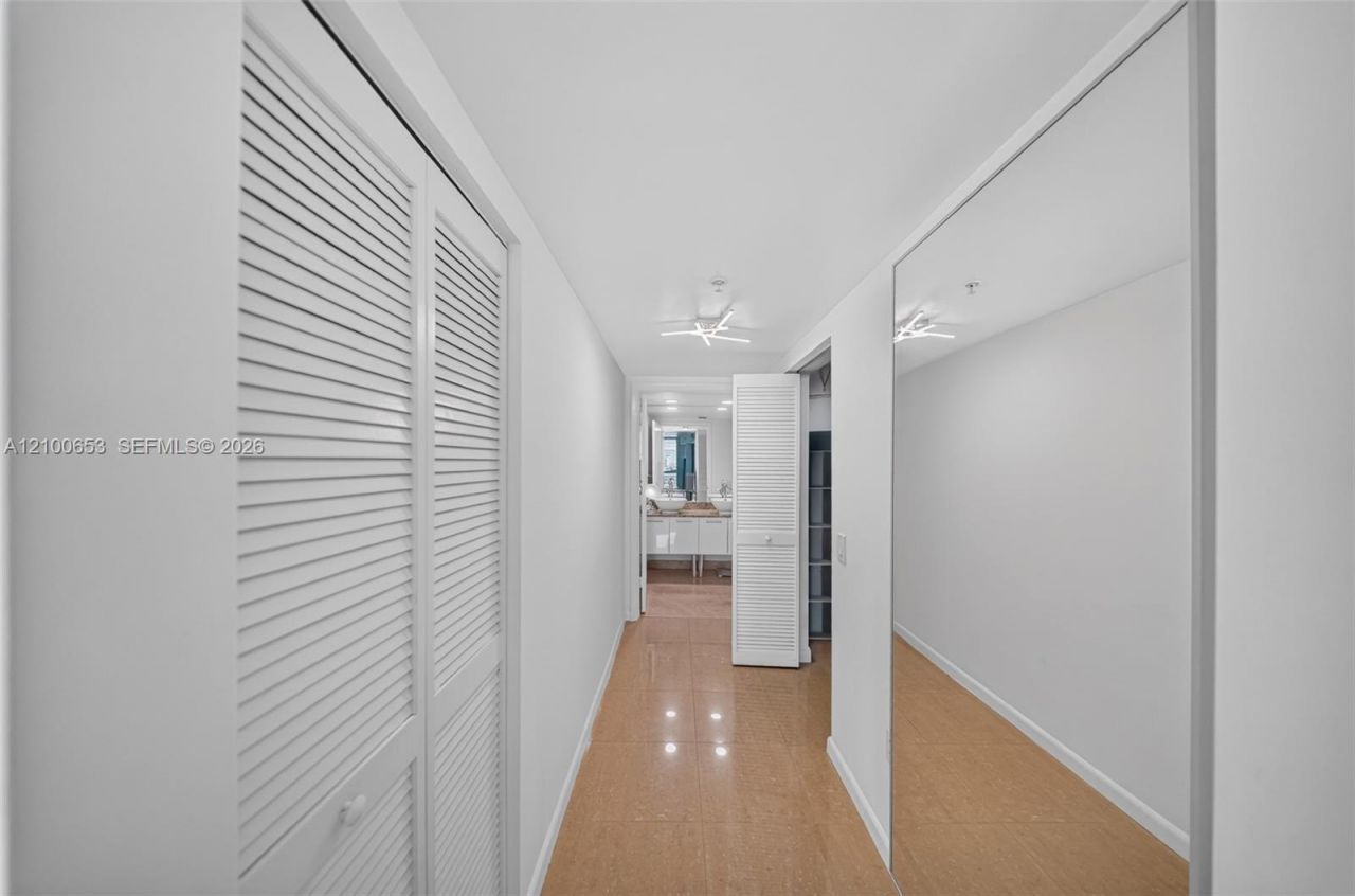 41 SE 5th St , Unit 2011, Miami, FL 33131 Photo