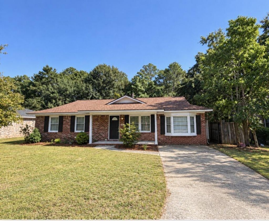 314 Village Green Circle Photo 1