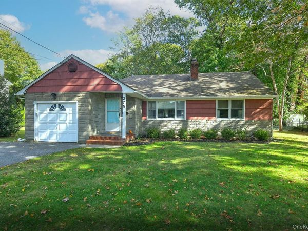 275 4th Avenue , Saint James, NY 11780