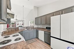 2133 Harbour Lane photo 4